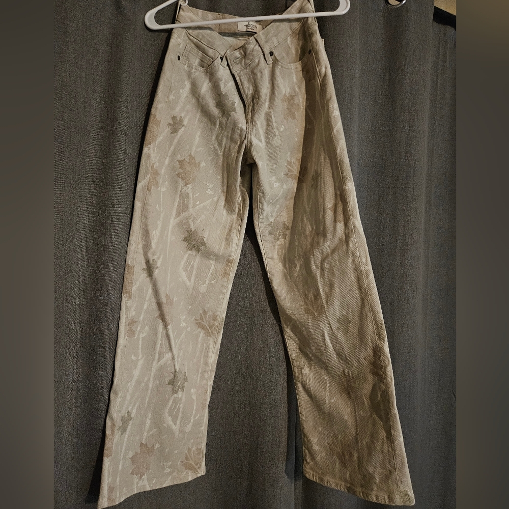 Hidden Women's Cream Flare Jeans